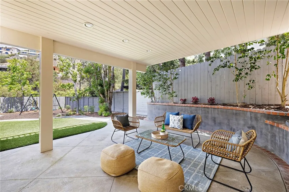 916 Bluebird Canyon Drive Laguna Beach, CA 92651