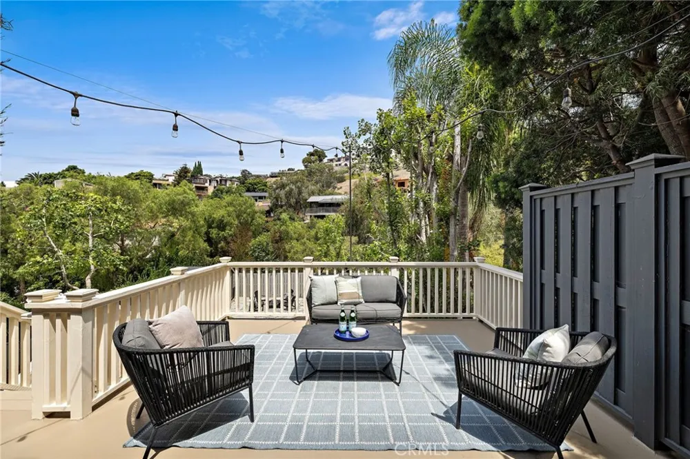 916 Bluebird Canyon Drive Laguna Beach, CA 92651