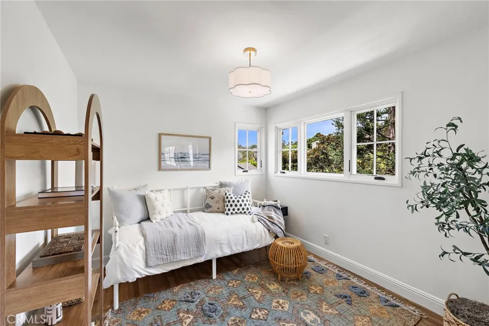 916 Bluebird Canyon Drive Laguna Beach, CA 92651