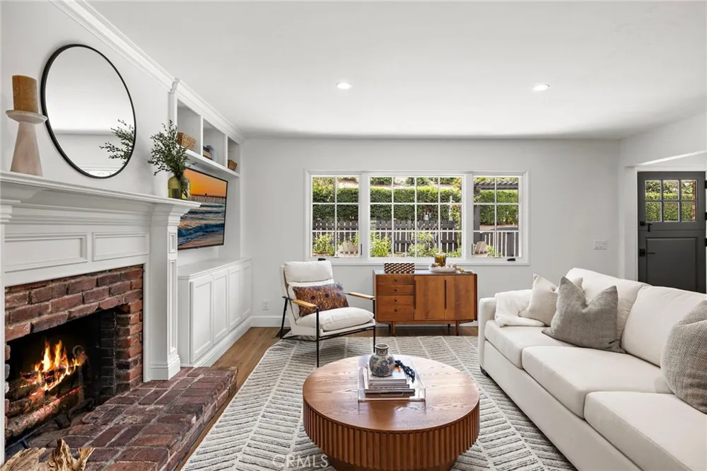916 Bluebird Canyon Drive Laguna Beach, CA 92651