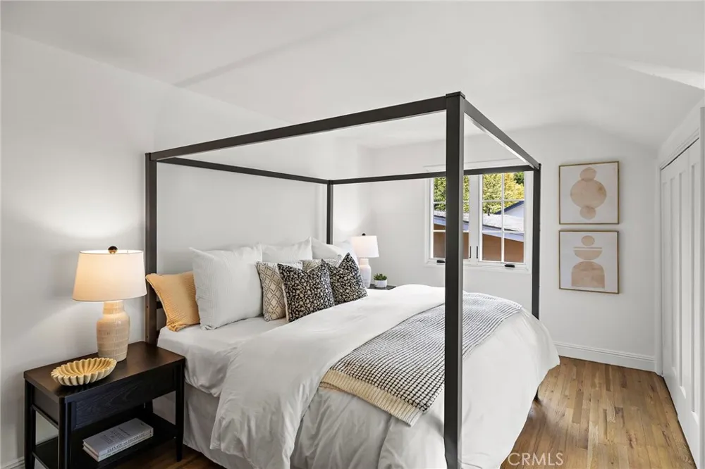 916 Bluebird Canyon Drive Laguna Beach, CA 92651
