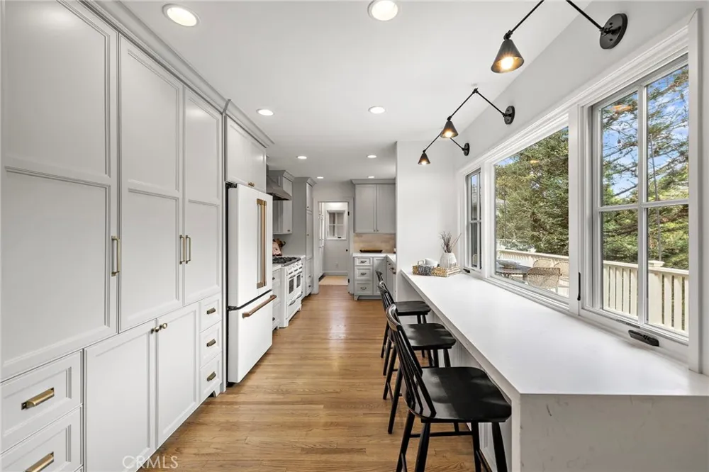 916 Bluebird Canyon Drive Laguna Beach, CA 92651