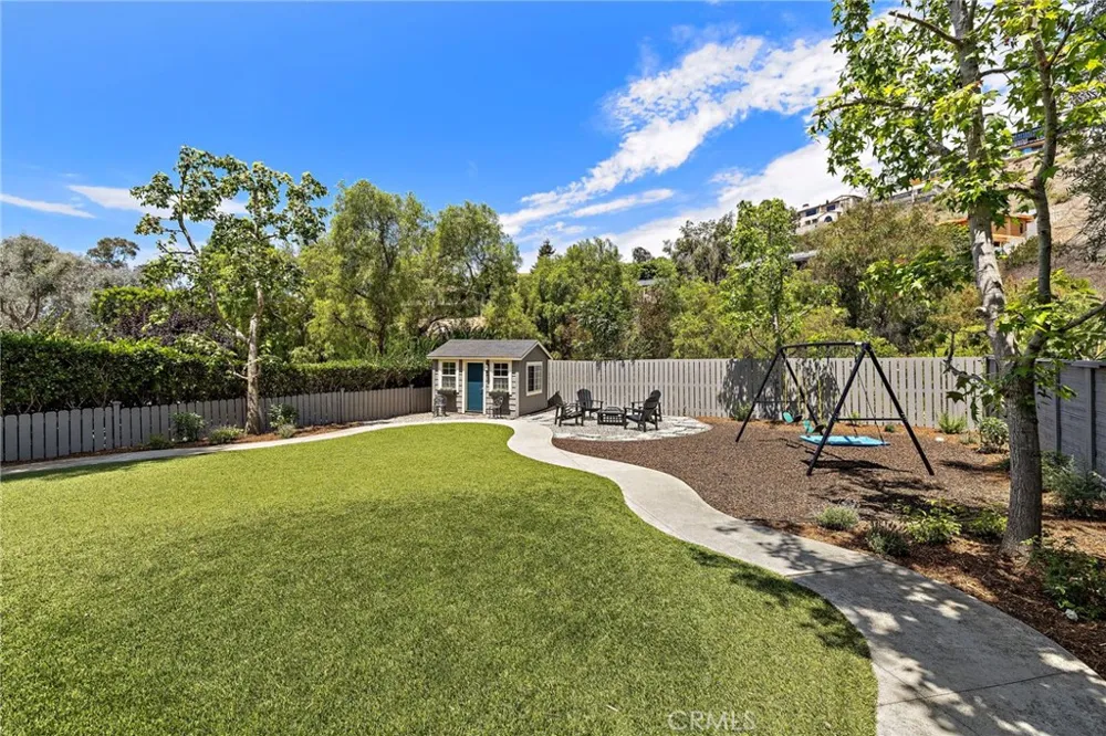 916 Bluebird Canyon Drive Laguna Beach, CA 92651