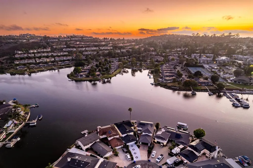 1499 La Linda Drive San Marcos, CA 92078
