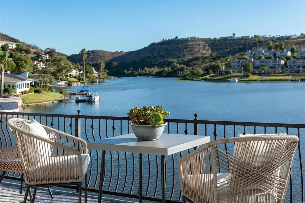 1499 La Linda Drive San Marcos, CA 92078