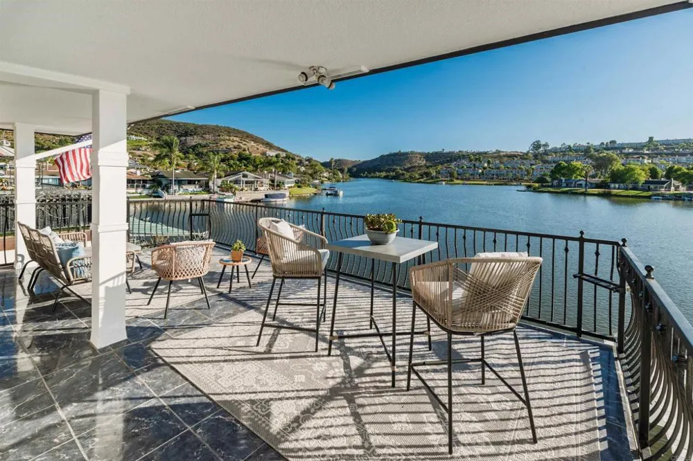 1499 La Linda Drive San Marcos, CA 92078