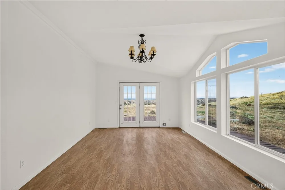 5102 Indian Gulch Catheys Valley, CA 95306