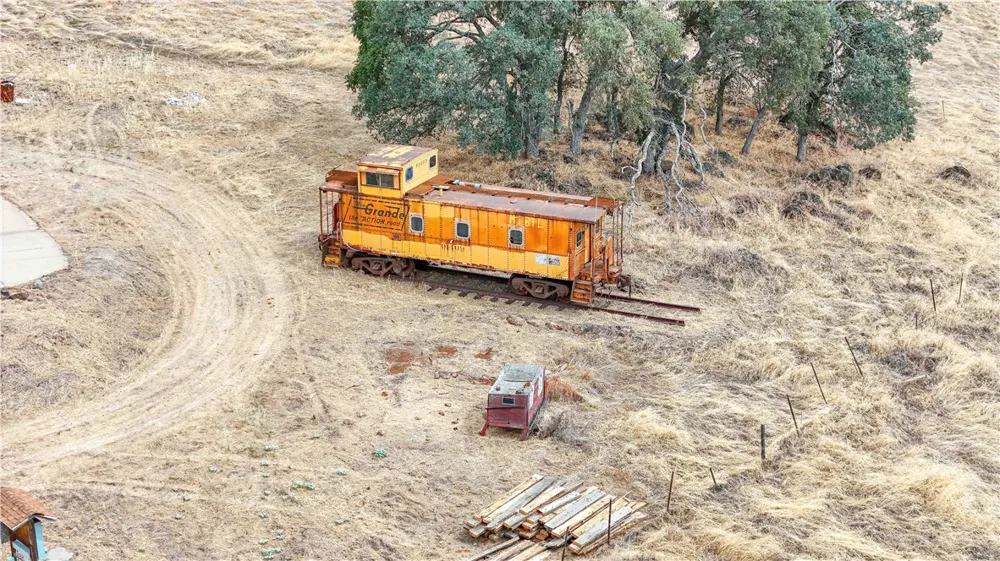 5102 Indian Gulch Catheys Valley, CA 95306