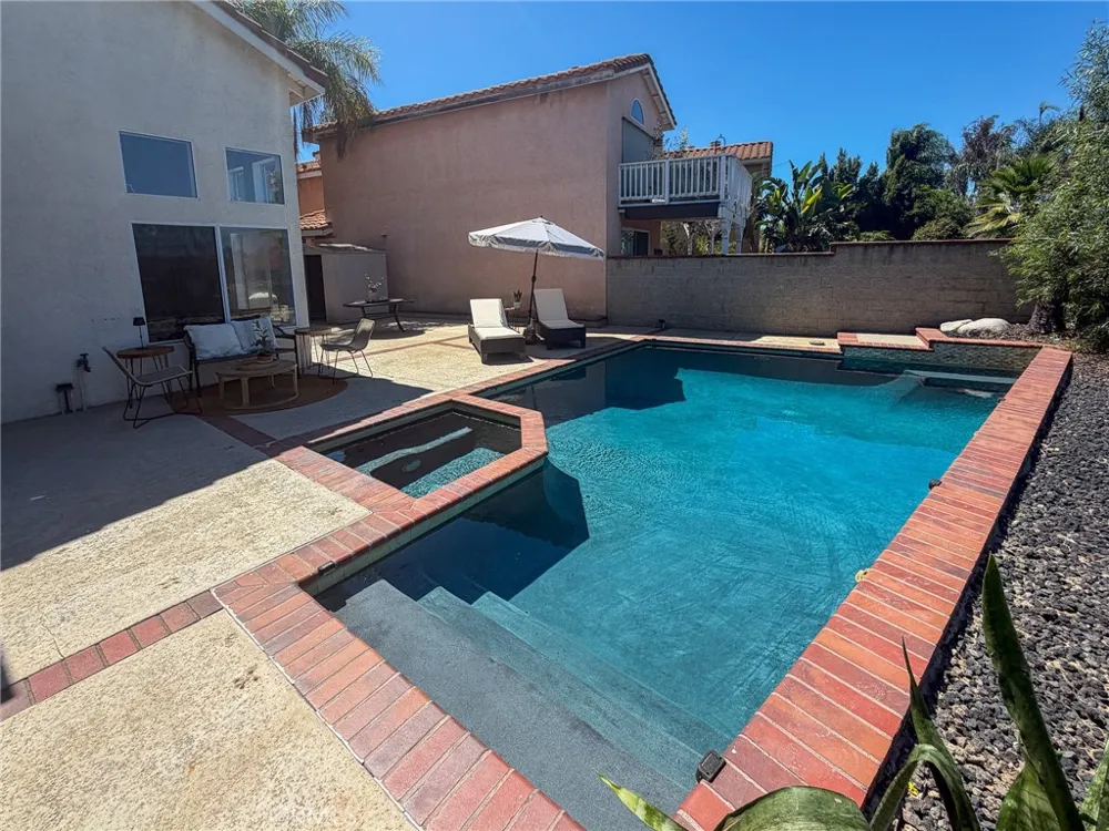 15657 Ladera Vista Chino Hills, CA 91709