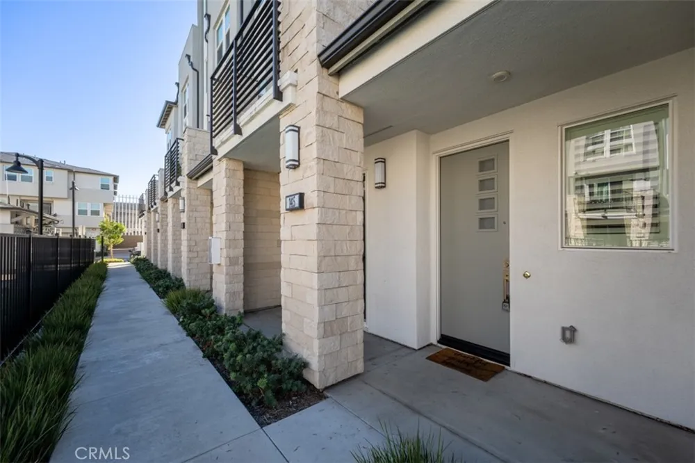 1415 West Cara Drive Anaheim, CA 92805