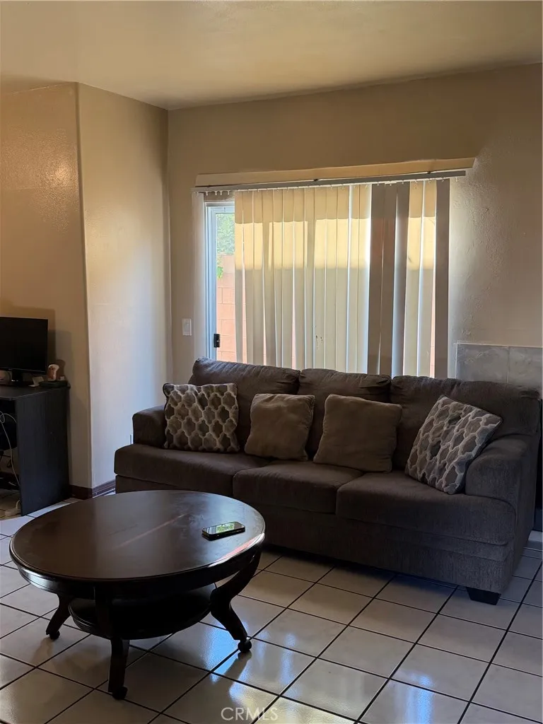 1265 S Neveen Anaheim, CA 92804