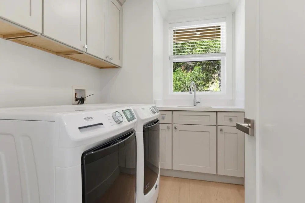 1008 Porto Marino Drive San Carlos, CA 94070