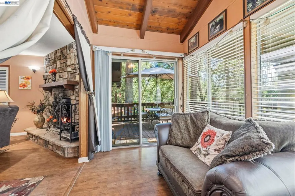 24217 Appaloosa Way Sonora, CA 95370
