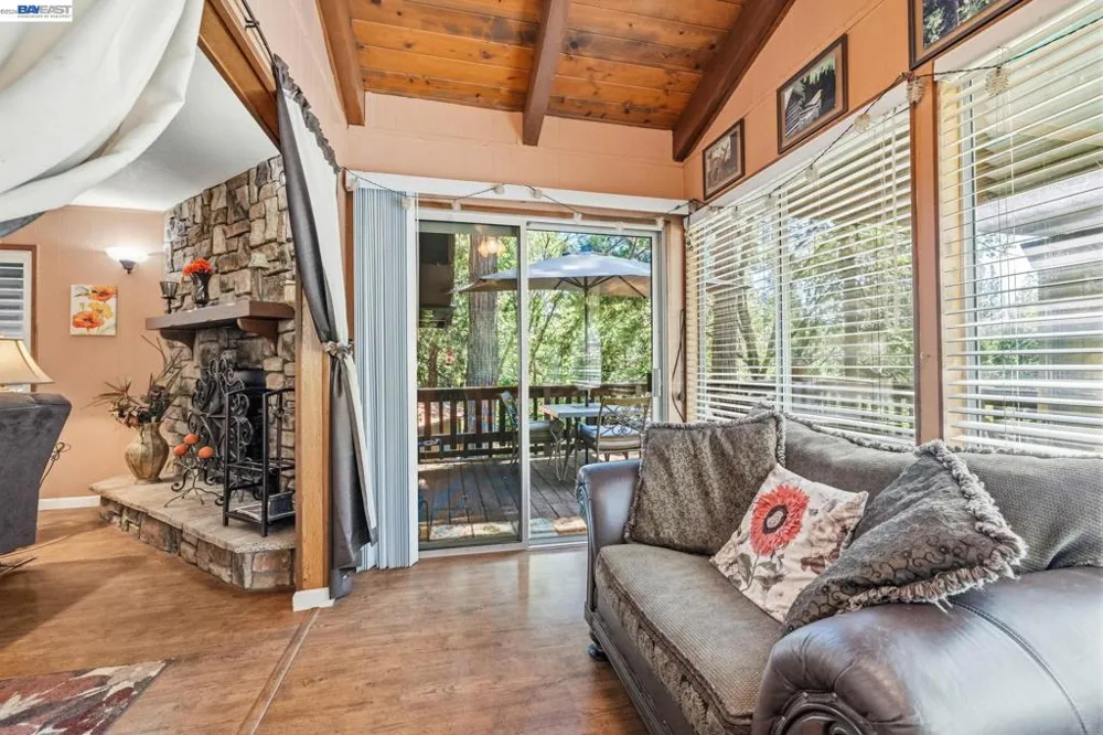 24217 Appaloosa Way Sonora, CA 95370