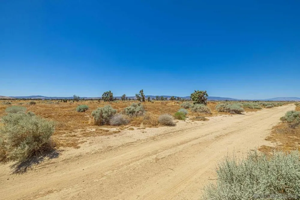 W AVE B Lancaster, CA 93536
