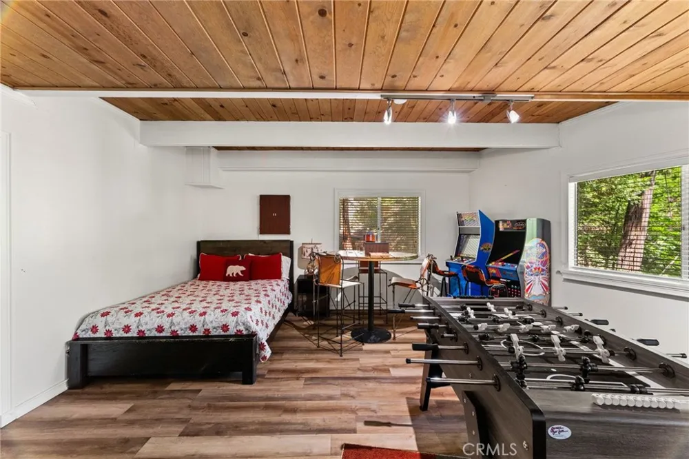 28577 Shenandoah Lake Arrowhead, CA 92352