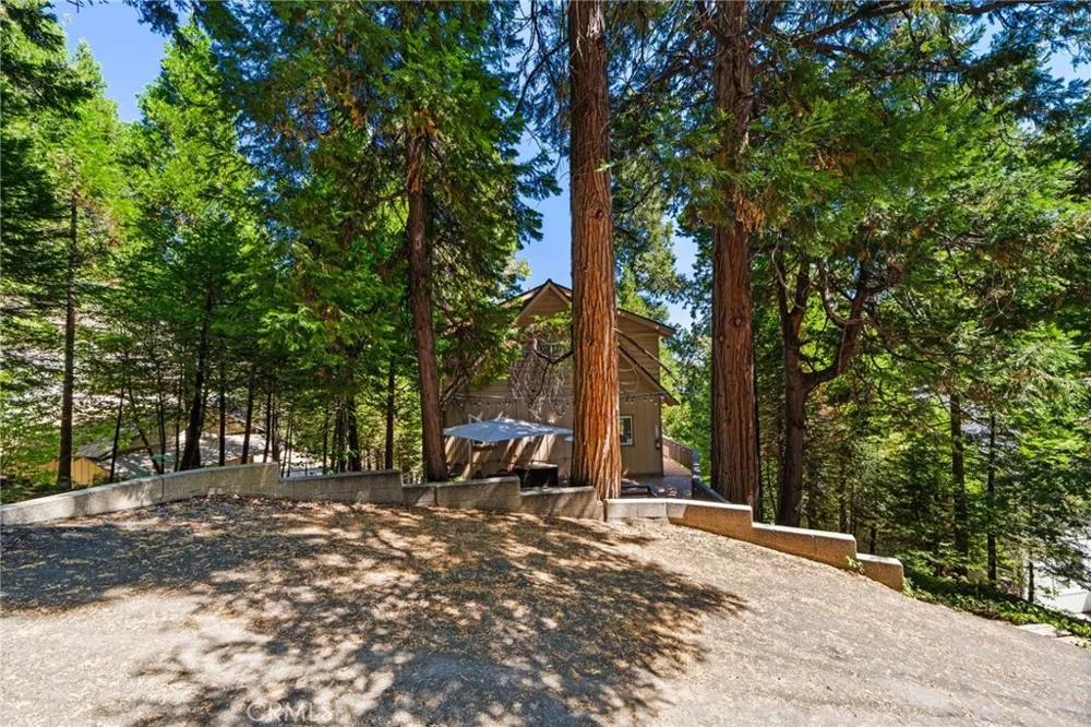 28577 Shenandoah Lake Arrowhead, CA 92352