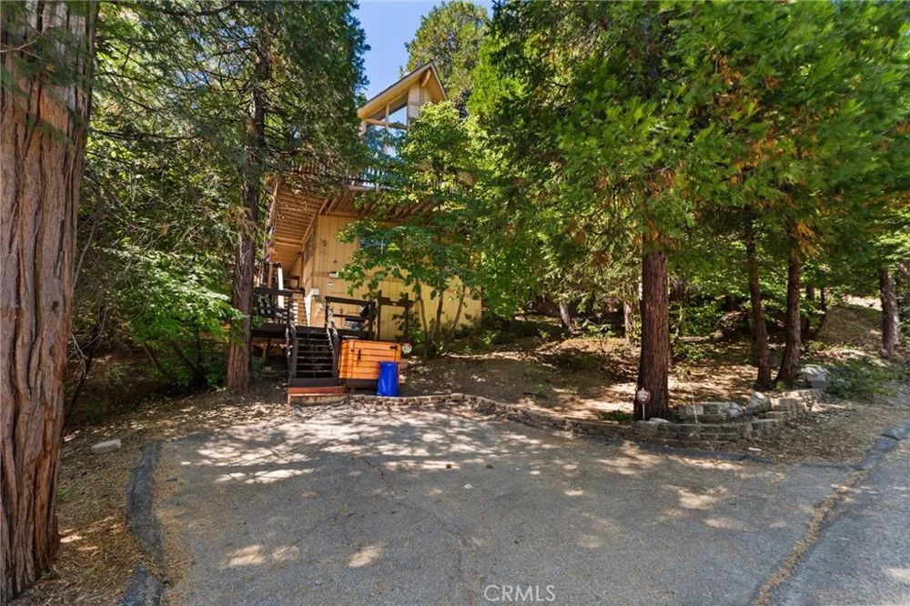 28577 Shenandoah Lake Arrowhead, CA 92352