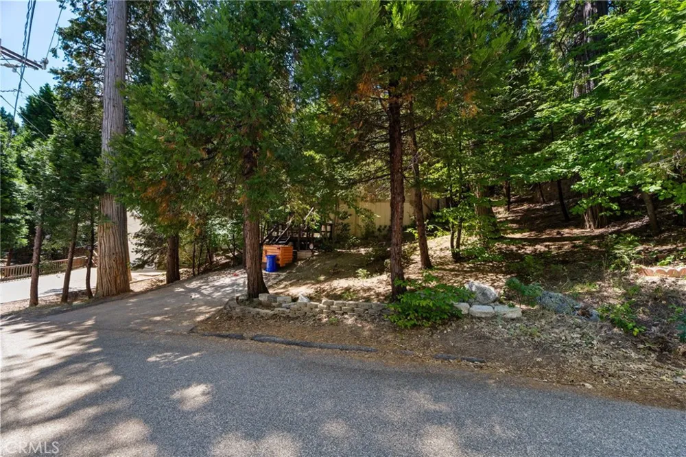 28577 Shenandoah Lake Arrowhead, CA 92352