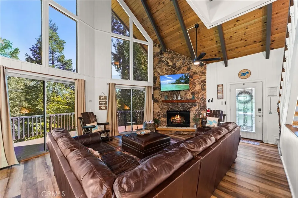 28577 Shenandoah Lake Arrowhead, CA 92352