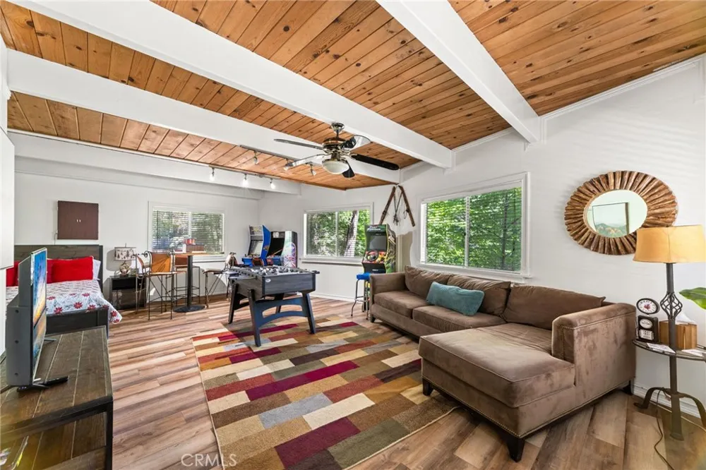 28577 Shenandoah Lake Arrowhead, CA 92352