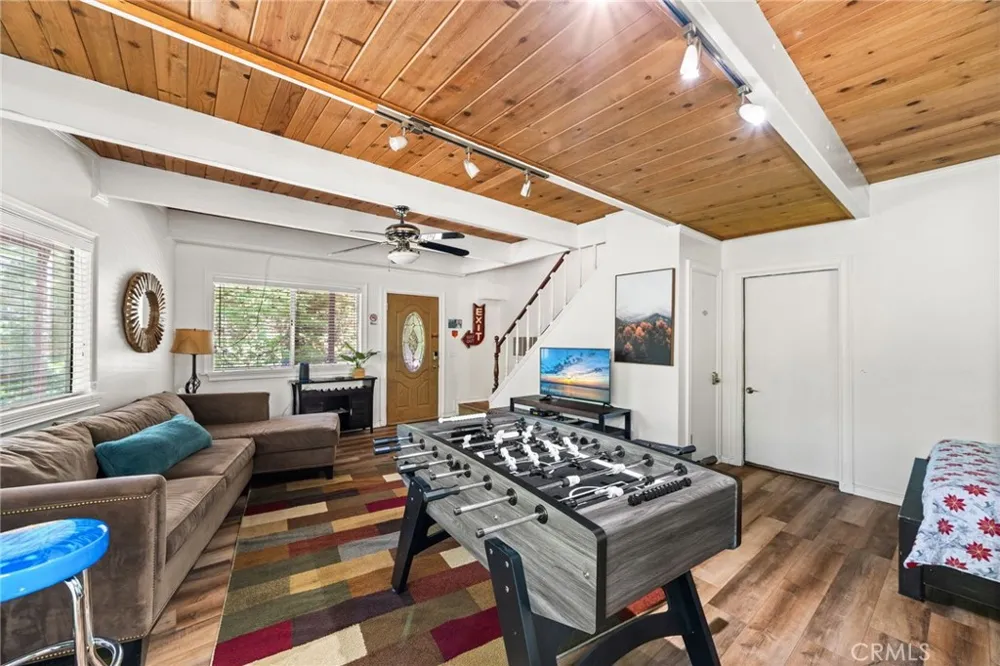 28577 Shenandoah Lake Arrowhead, CA 92352