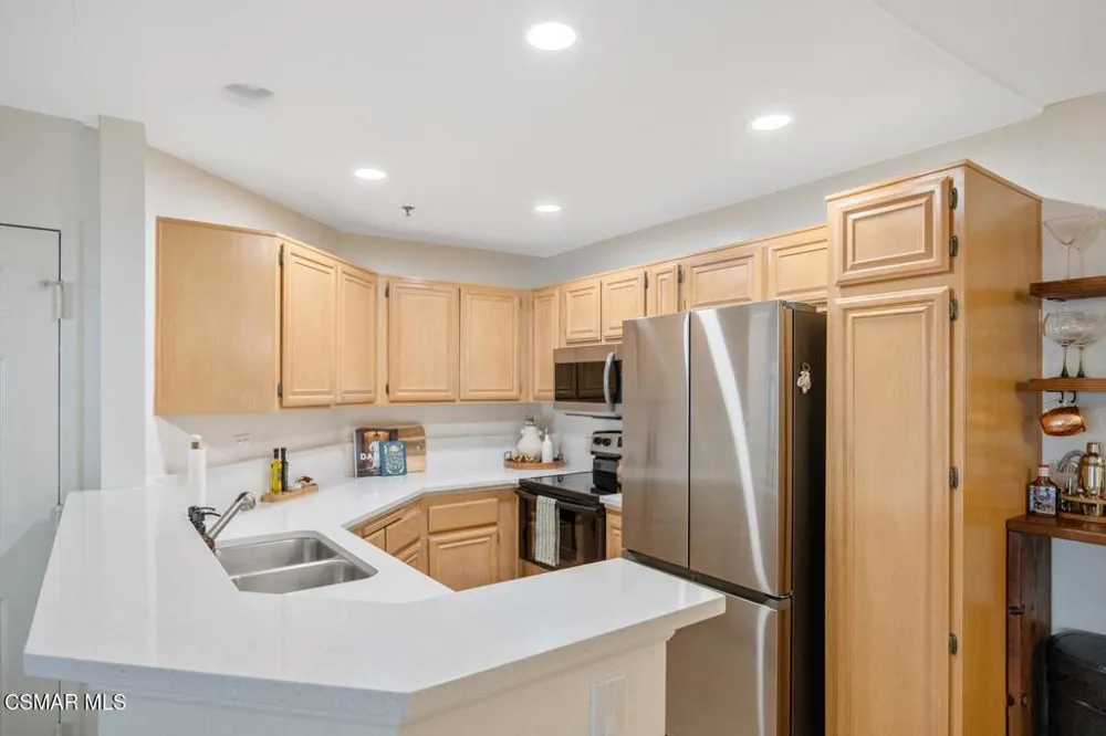 5837 Oak Bend Lane #310 Oak Park, CA 91377