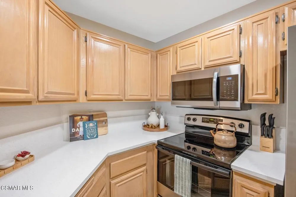 5837 Oak Bend Lane #310 Oak Park, CA 91377