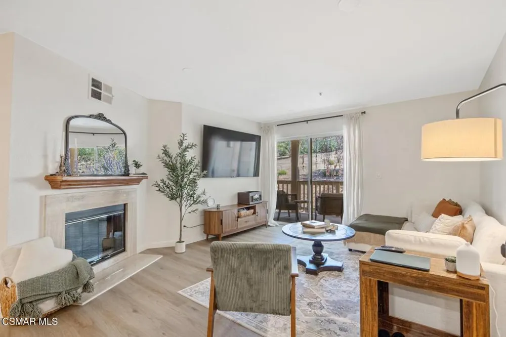 5837 Oak Bend Lane #310 Oak Park, CA 91377