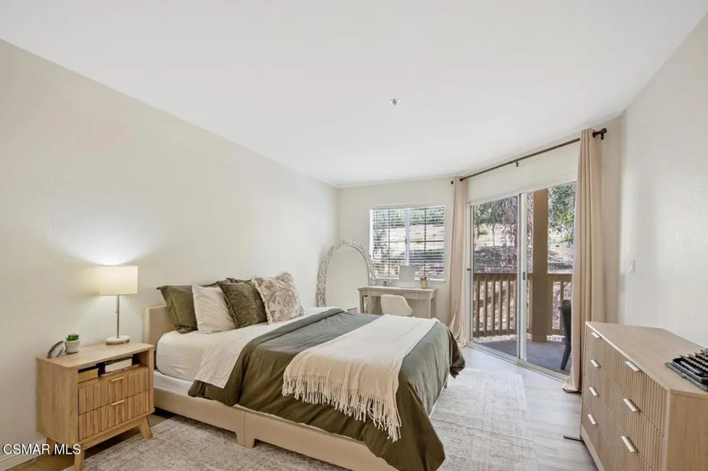 5837 Oak Bend Lane #310 Oak Park, CA 91377