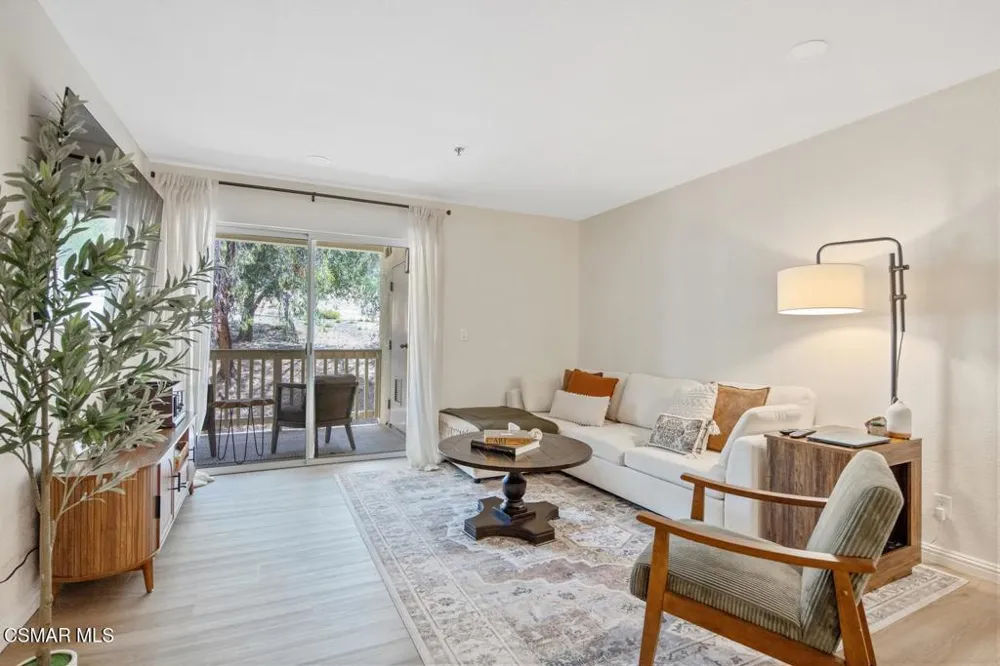 5837 Oak Bend Lane #310 Oak Park, CA 91377
