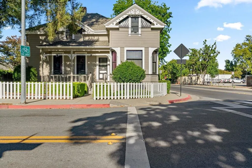 142 Central Avenue Campbell, CA 95008