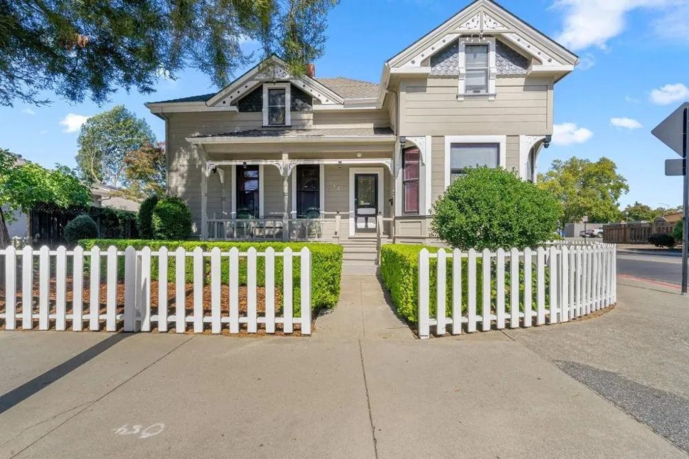 142 Central Avenue Campbell, CA 95008