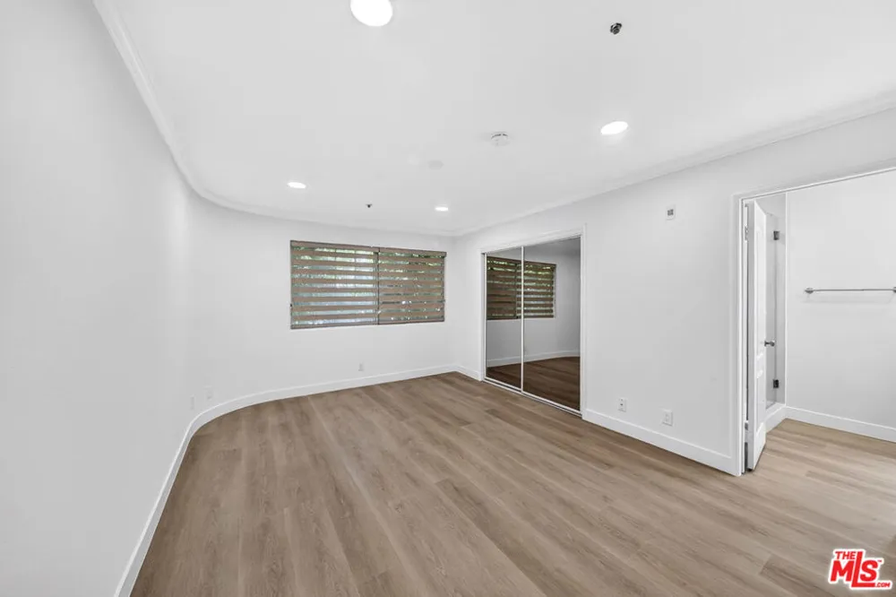 538 Glenwood Road #1 Glendale, CA 91202