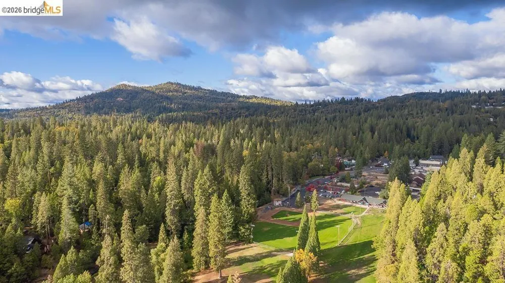 22896 East Ave Twain Harte, CA 95383