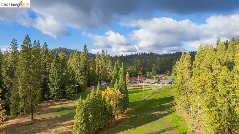 22896 East Ave Twain Harte, CA 95383