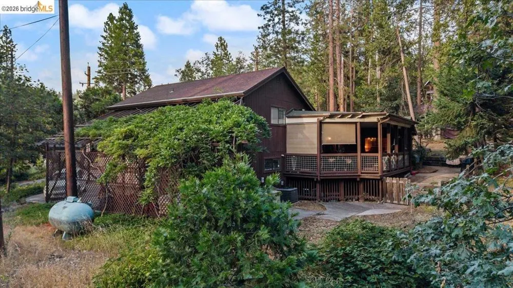 22896 East Ave Twain Harte, CA 95383
