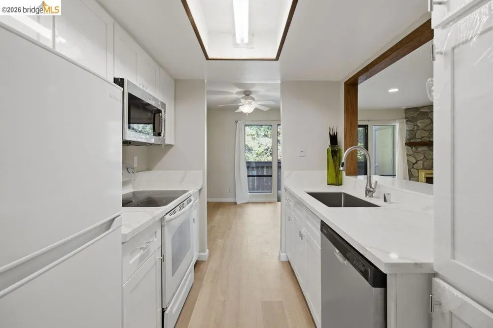 2400 Larkspur LN #264 Sacramento, CA 95825