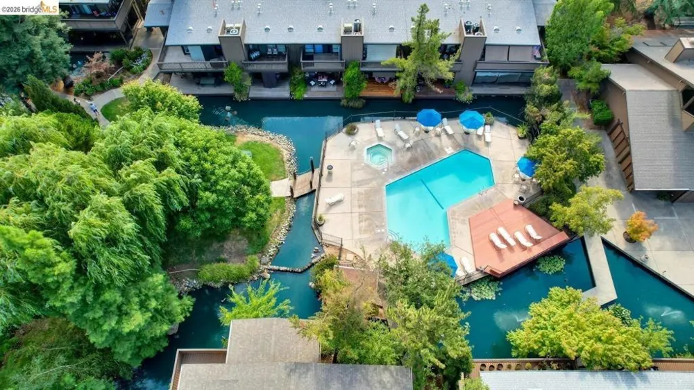 2400 Larkspur LN #264 Sacramento, CA 95825