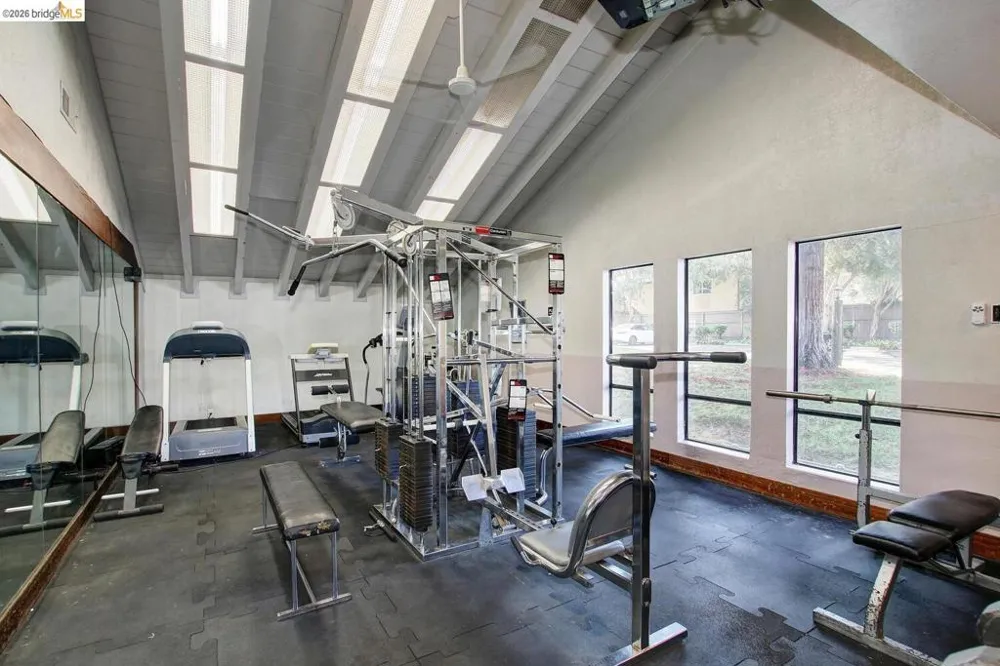 2400 Larkspur LN #264 Sacramento, CA 95825