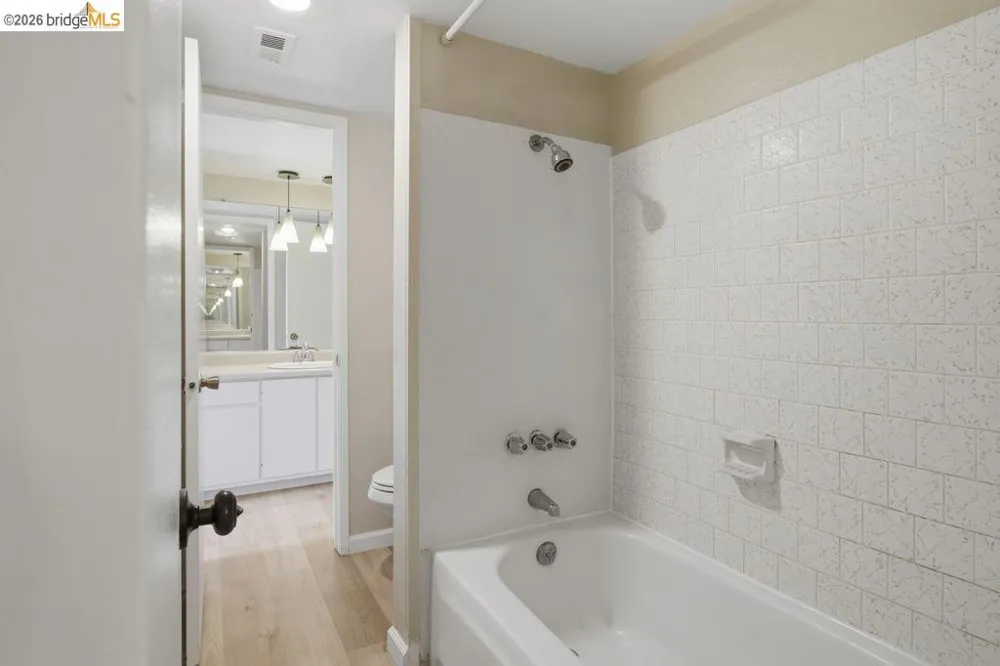 2400 Larkspur LN #264 Sacramento, CA 95825