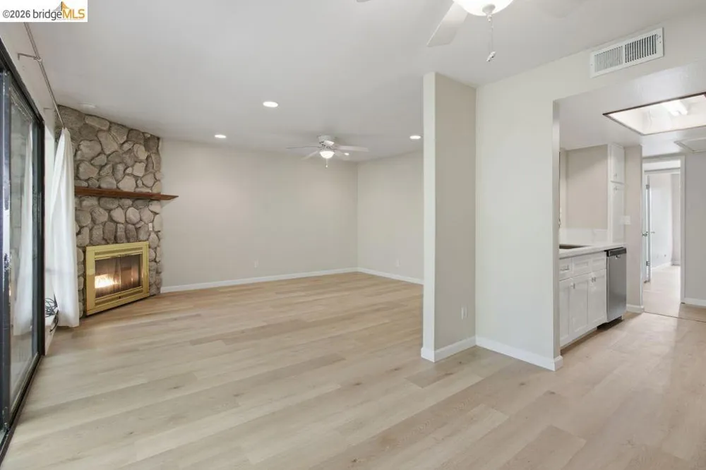 2400 Larkspur LN #264 Sacramento, CA 95825