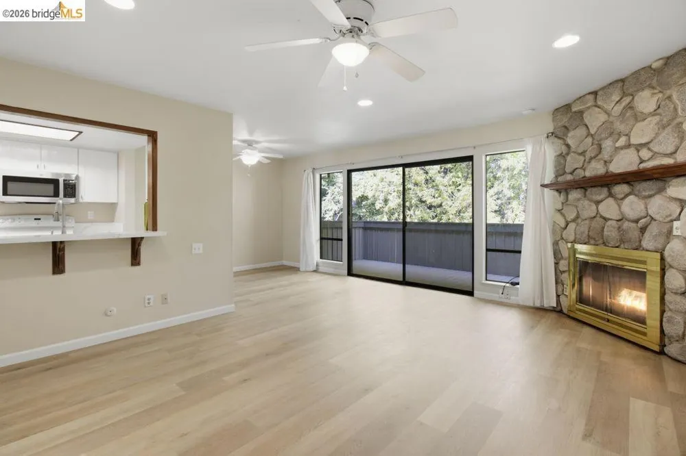 2400 Larkspur LN #264 Sacramento, CA 95825