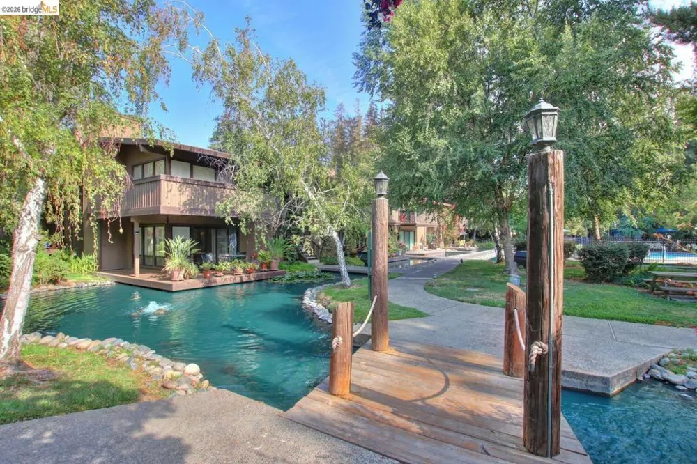 2400 Larkspur LN #264 Sacramento, CA 95825