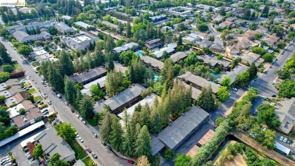 2400 Larkspur LN #264 Sacramento, CA 95825