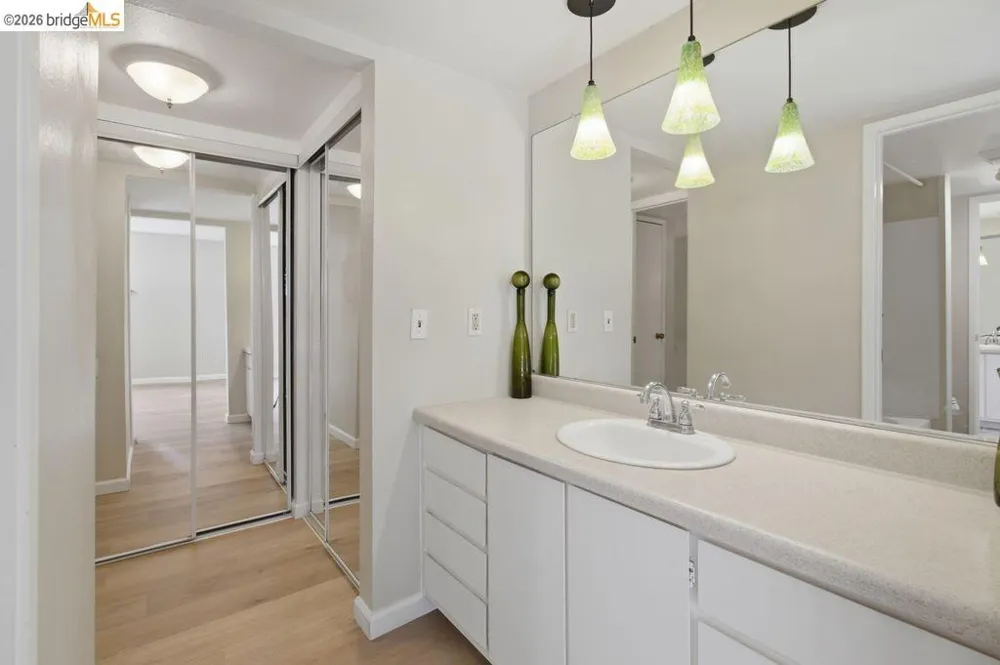 2400 Larkspur LN #264 Sacramento, CA 95825