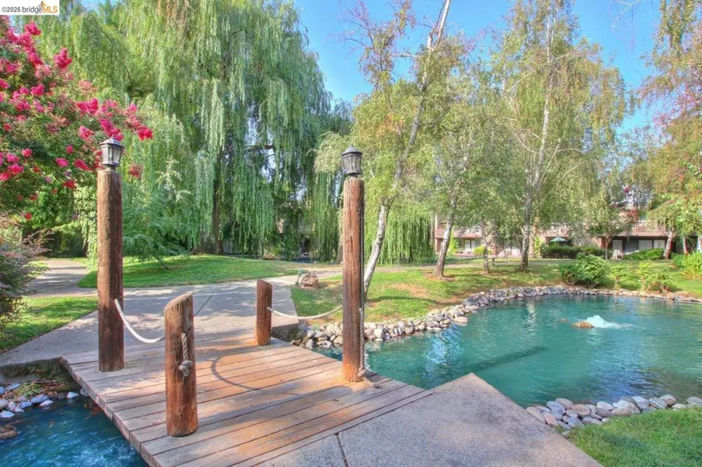 2400 Larkspur LN #264 Sacramento, CA 95825
