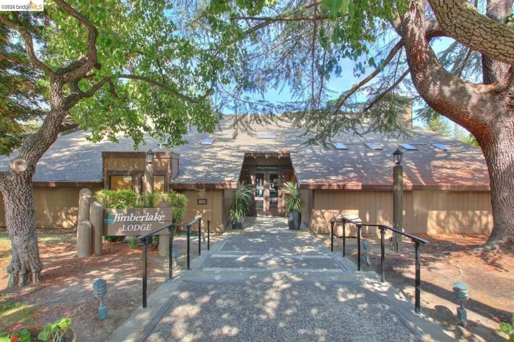 2400 Larkspur LN #264 Sacramento, CA 95825