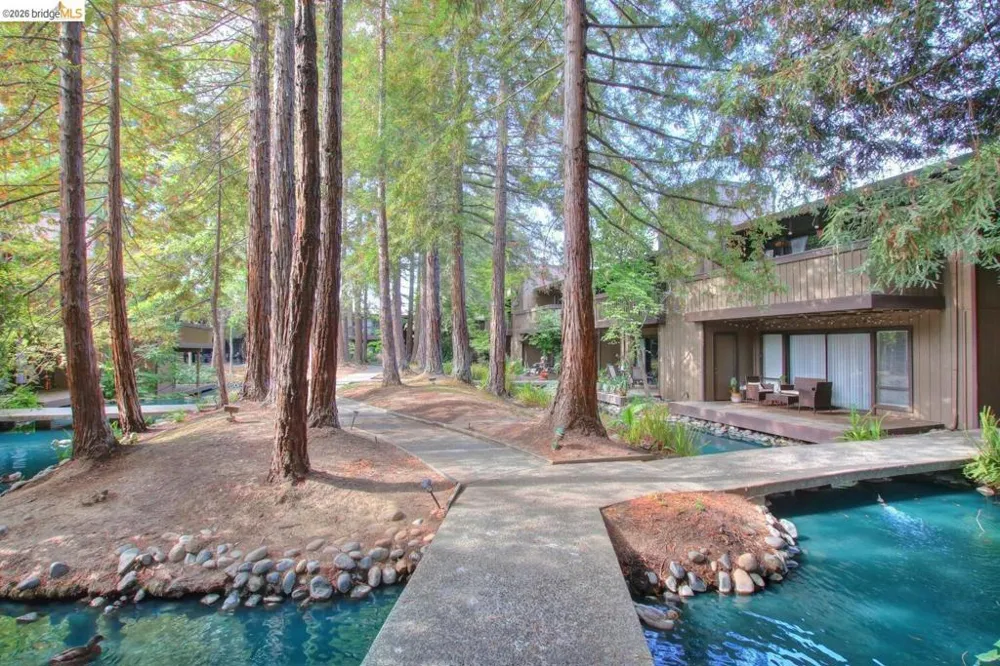 2400 Larkspur LN #264 Sacramento, CA 95825