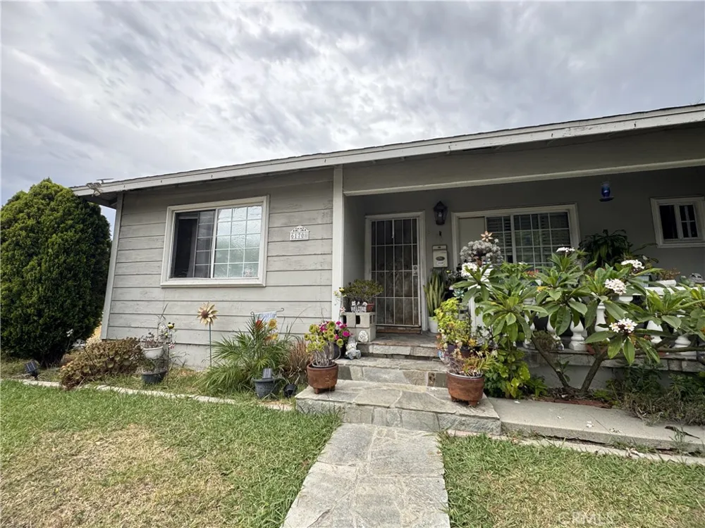 6170 Downey Avenue Long Beach, CA 90805